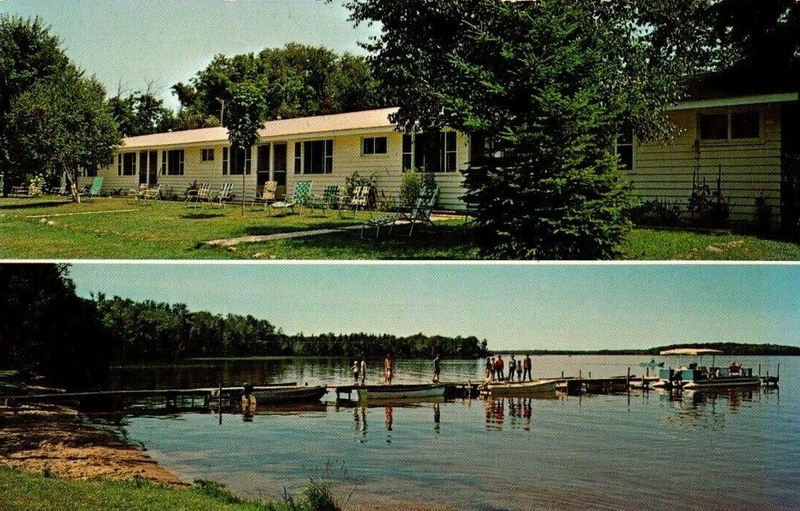 Graves Lakeside Motel & Cottages - Vintage Postcard